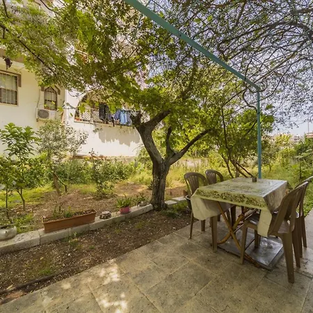 Dreamy Flat With Backyard Near Lara In Muratpasa