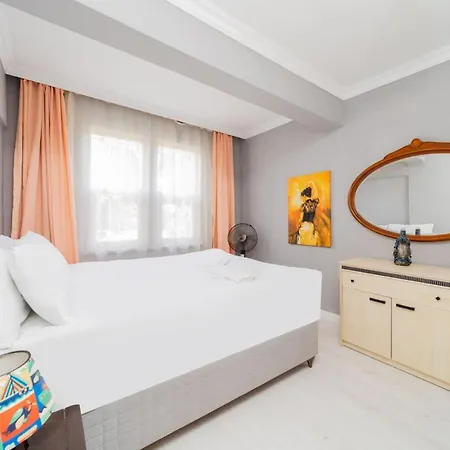 Dreamy Flat With Backyard Near Lara In Muratpasa شقة