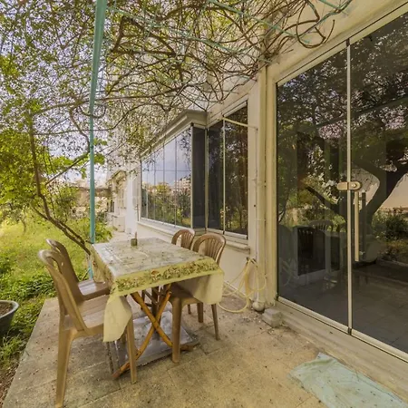 Dreamy Flat With Backyard Near Lara In Muratpasa Daire