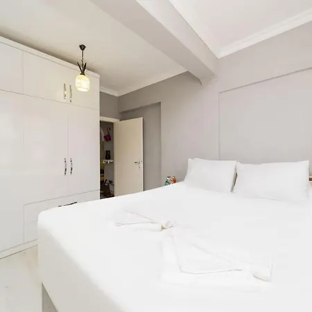 Dreamy Flat With Backyard Near Lara In Muratpasa Daire *